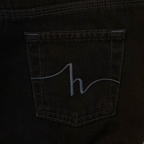 Vintage Tommy Hilfiger Belted Bell Canadian jeans size 30. Frayed bottom cuffs. - Picture 9 of 10